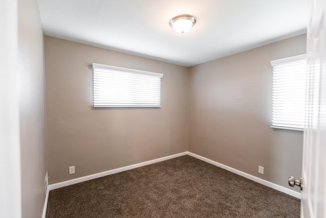 21400 Parklawn Street, Oak Park City, MI 48237