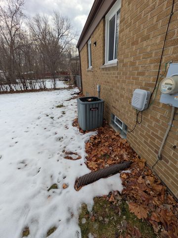 21400 Parklawn Street, Oak Park City, MI 48237