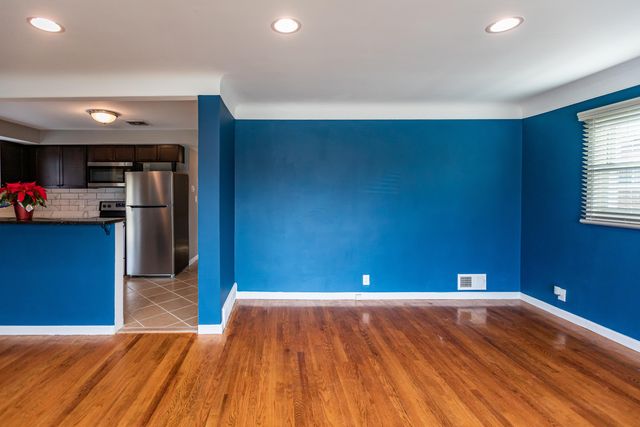 21400 Parklawn Street, Oak Park City, MI 48237