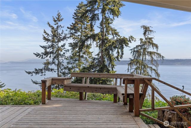 2659 S East Camano Drive, Camano Island, WA 98282