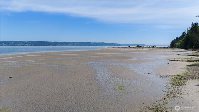 2659 S East Camano Drive, Camano Island, WA 98282