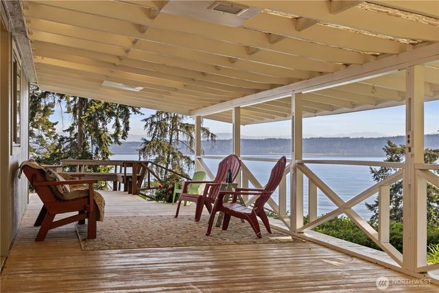 2659 S East Camano Drive, Camano Island, WA 98282