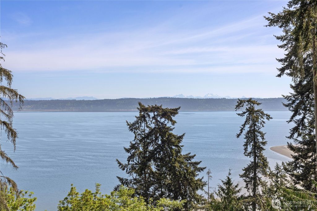 2659 S East Camano Drive, Camano Island, WA 98282