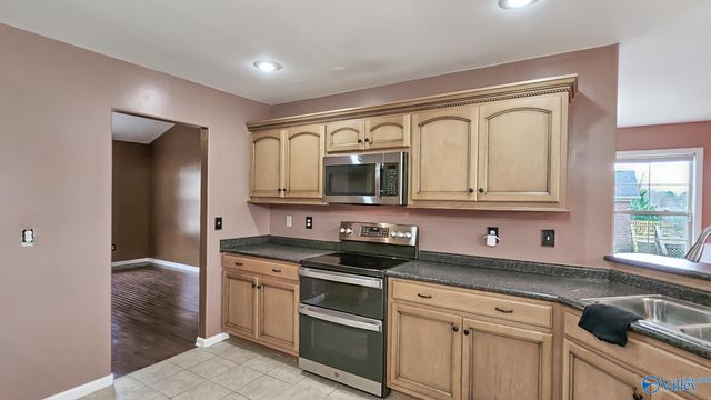 102 Compass Hill Circle, Toney, AL 35773