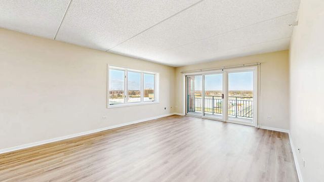 750 Pearson Street 808, Des Plaines, IL 60016