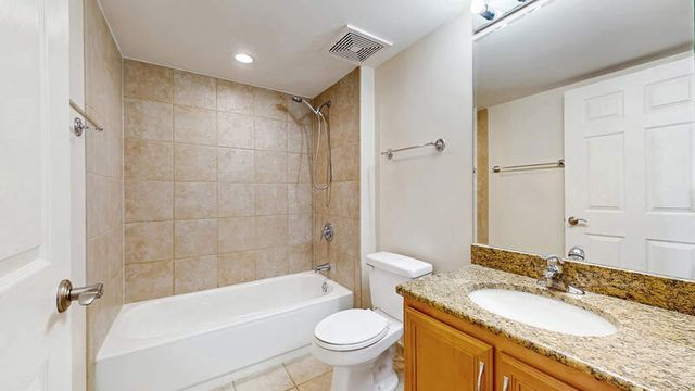 750 Pearson Street 808, Des Plaines, IL 60016