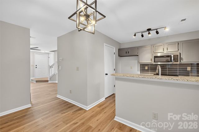 6407 Windsor Gate Lane, Charlotte, NC 28215