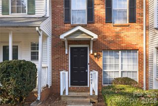 6407 Windsor Gate Lane, Charlotte, NC 28215