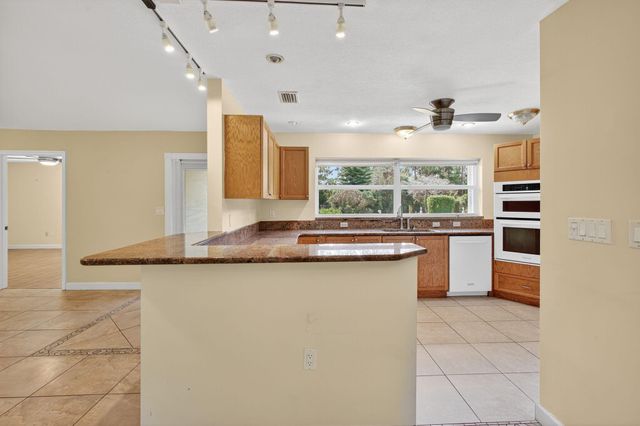 5071 SE Great Pocket Trail, Stuart, FL 34997