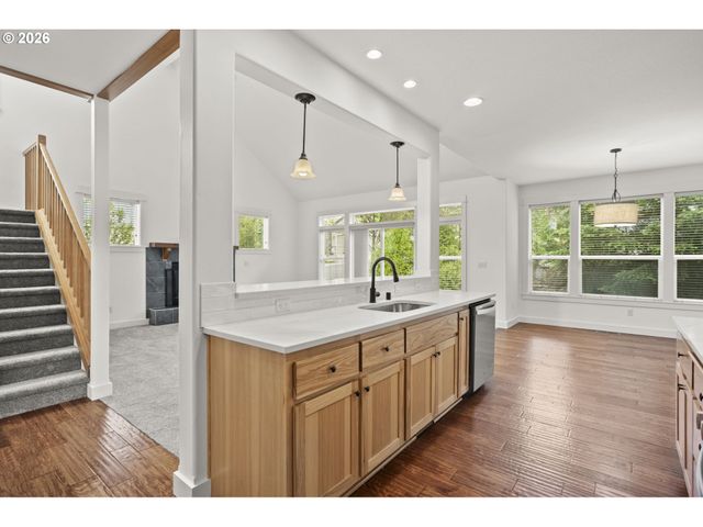 4054 FOREST VIEW Dr, Washougal, WA 98671