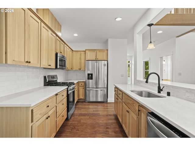 4054 FOREST VIEW Dr, Washougal, WA 98671