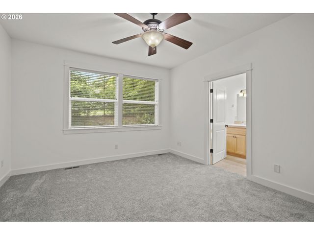 4054 FOREST VIEW Dr, Washougal, WA 98671
