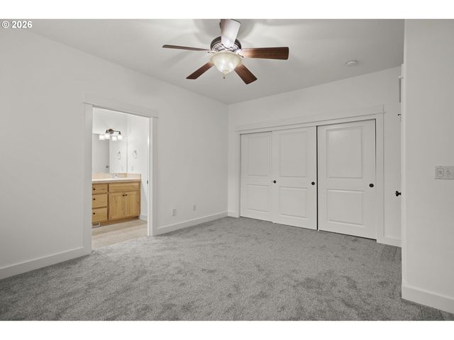 4054 FOREST VIEW Dr, Washougal, WA 98671