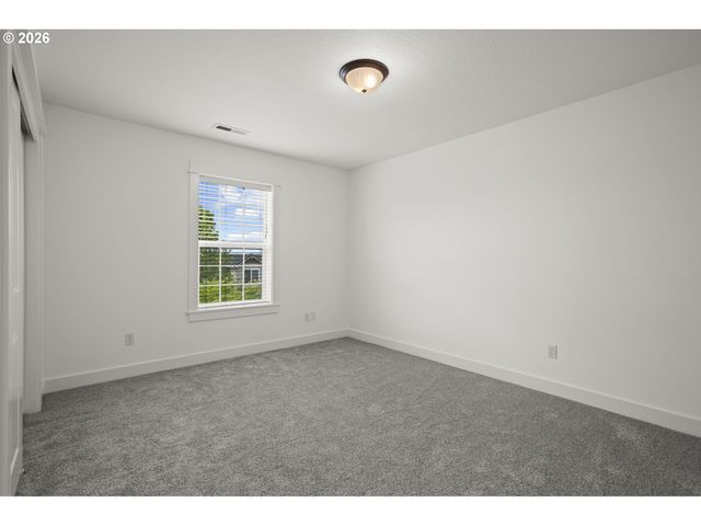 4054 FOREST VIEW Dr, Washougal, WA 98671