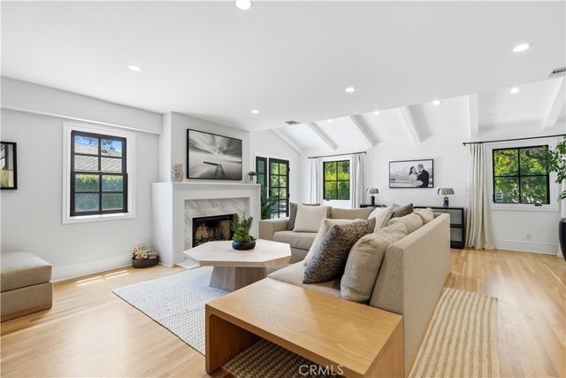 5460 ROUND MEADOW, Hidden Hills, CA 91302