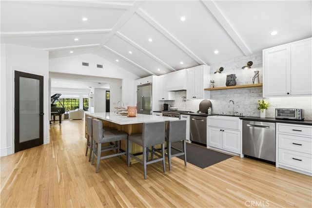 5460 ROUND MEADOW, Hidden Hills, CA 91302