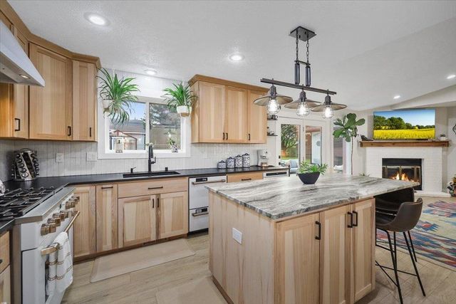 2107 S Scenic Blvd, Spokane, WA 99224