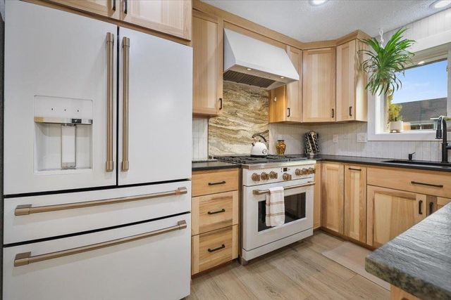 2107 S Scenic Blvd, Spokane, WA 99224