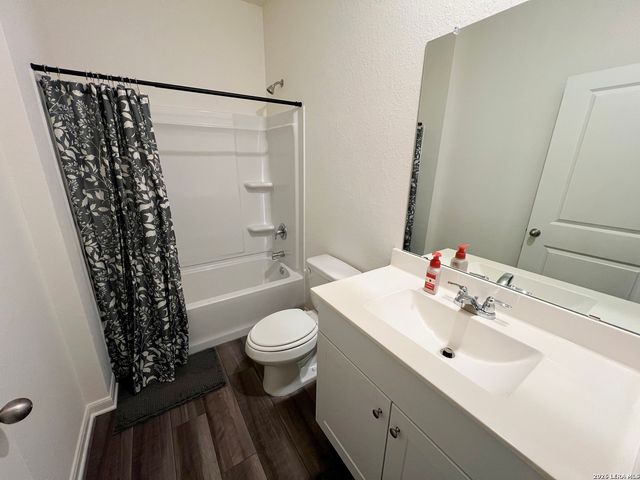 874 Barnacle Ct, Adkins, TX 78109