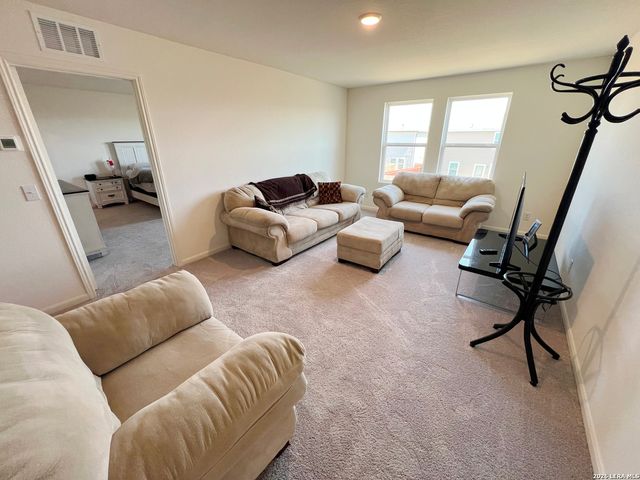 874 Barnacle Ct, Adkins, TX 78109