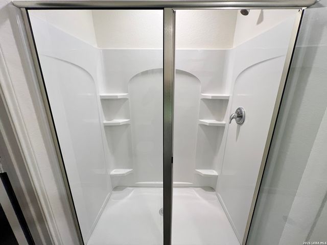 874 Barnacle Ct, Adkins, TX 78109