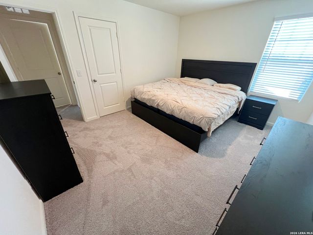 874 Barnacle Ct, Adkins, TX 78109