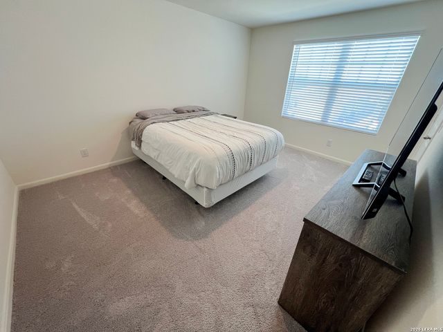 874 Barnacle Ct, Adkins, TX 78109