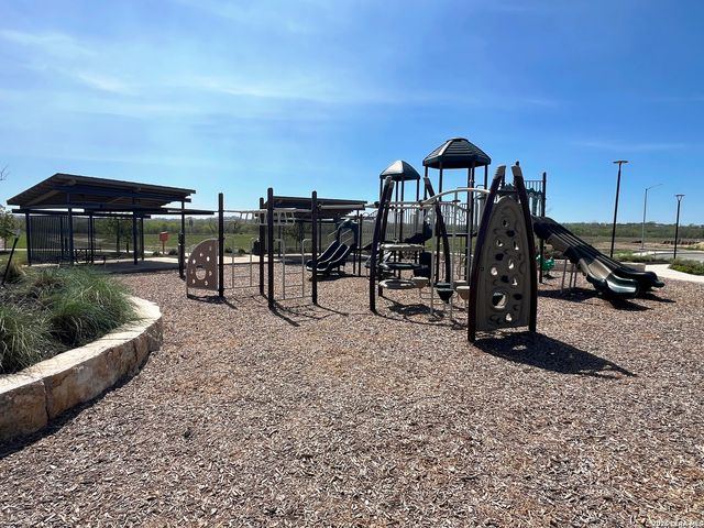 874 Barnacle Ct, Adkins, TX 78109