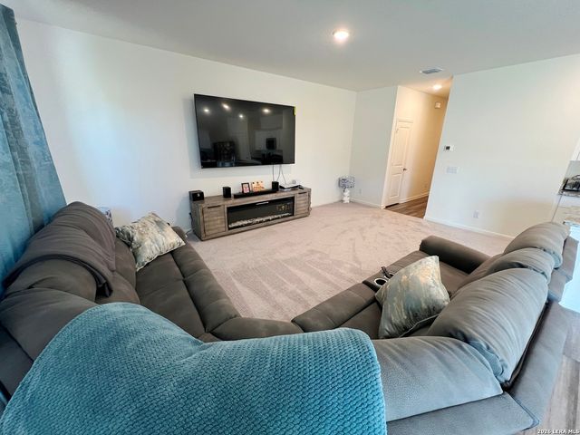 874 Barnacle Ct, Adkins, TX 78109