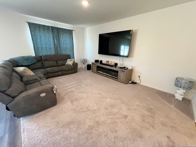 874 Barnacle Ct, Adkins, TX 78109