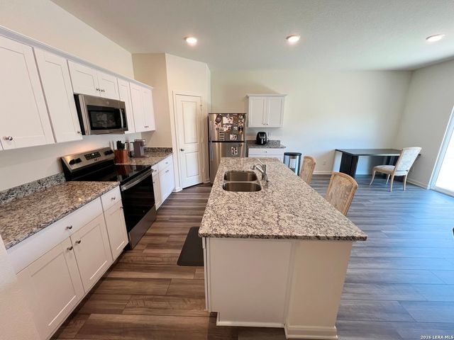 874 Barnacle Ct, Adkins, TX 78109