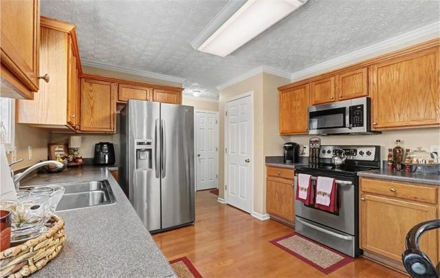 5769 Fairington Farms Court, Lithonia, GA 30038