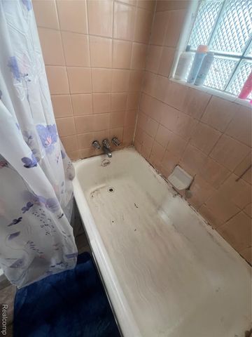 20543 Waltham Street, Detroit, MI 48205