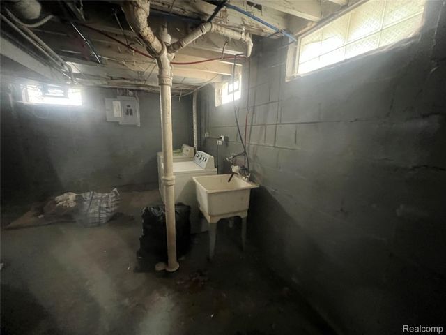 20543 Waltham Street, Detroit, MI 48205