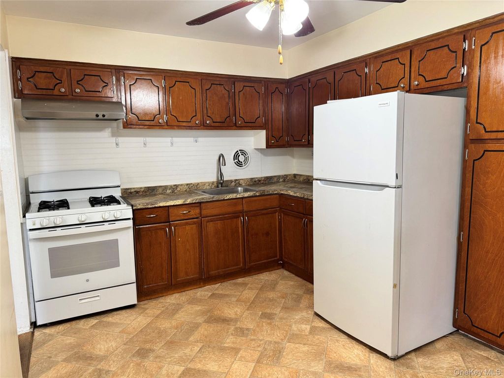 10402 51st Avenue 3, Corona, NY 11368