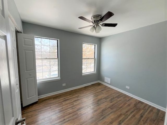 28 Chaucer Lane, Streamwood, IL 60107