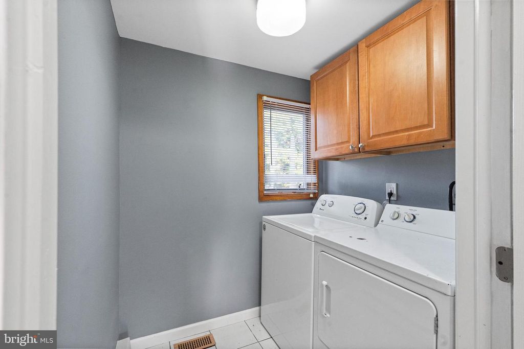 737 WATSONTOWN RD, Berlin, NJ 08009