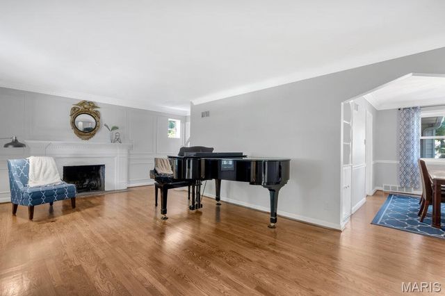81 Heatherbrook Lane, Kirkwood, MO 63122