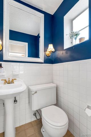 81 Heatherbrook Lane, Kirkwood, MO 63122