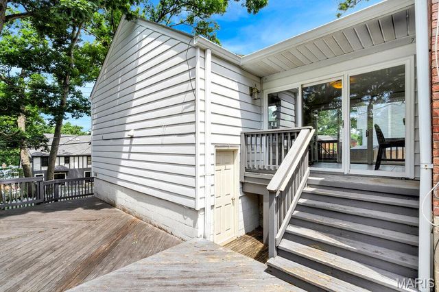 81 Heatherbrook Lane, Kirkwood, MO 63122