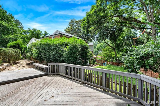 81 Heatherbrook Lane, Kirkwood, MO 63122