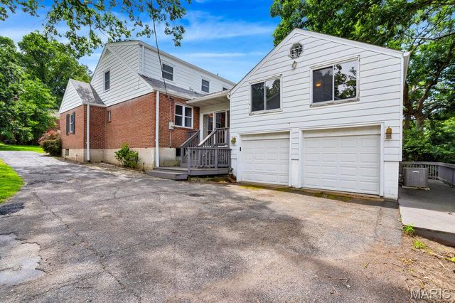 81 Heatherbrook Lane, Kirkwood, MO 63122