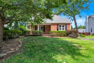 81 Heatherbrook Lane, Kirkwood, MO 63122