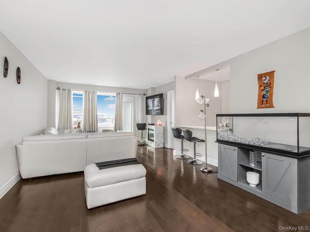 1841 Central Park Avenue 16A, Yonkers, NY 10710