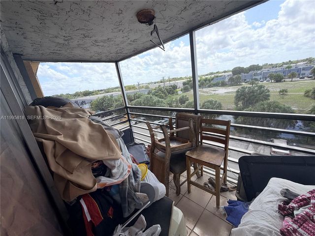 3700 NW 21st Street 401, Lauderdale Lakes, FL 33311