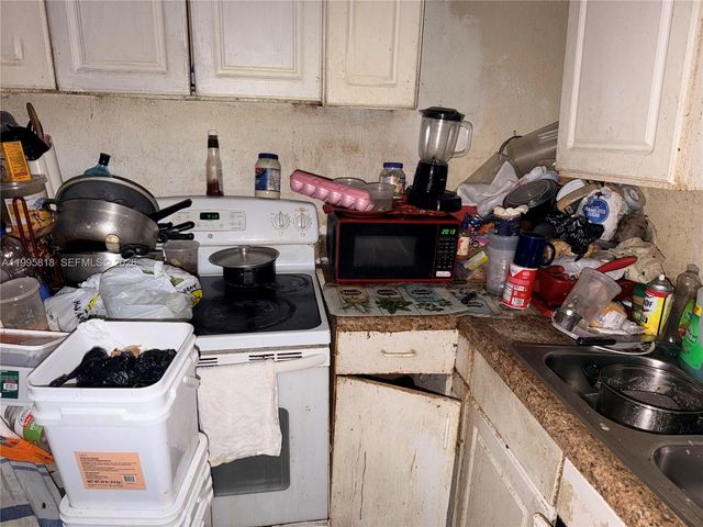 3700 NW 21st Street 401, Lauderdale Lakes, FL 33311