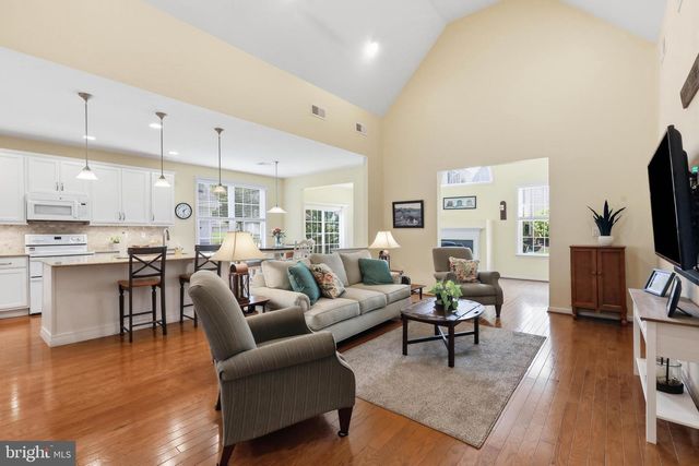1063 PRESIDENTS DR, Lititz, PA 17543