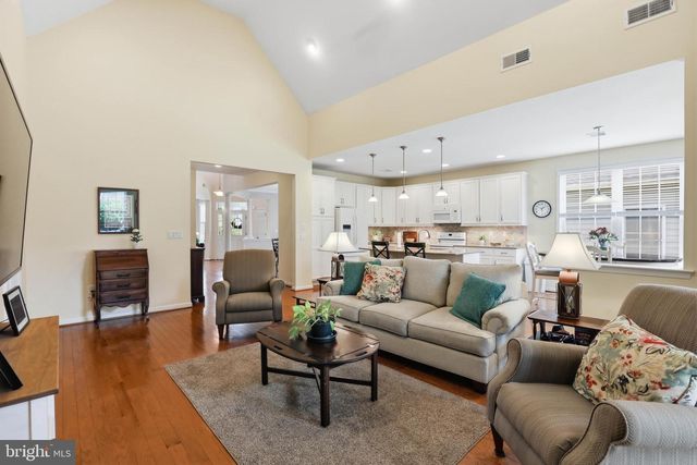 1063 PRESIDENTS DR, Lititz, PA 17543