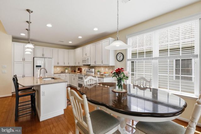 1063 PRESIDENTS DR, Lititz, PA 17543