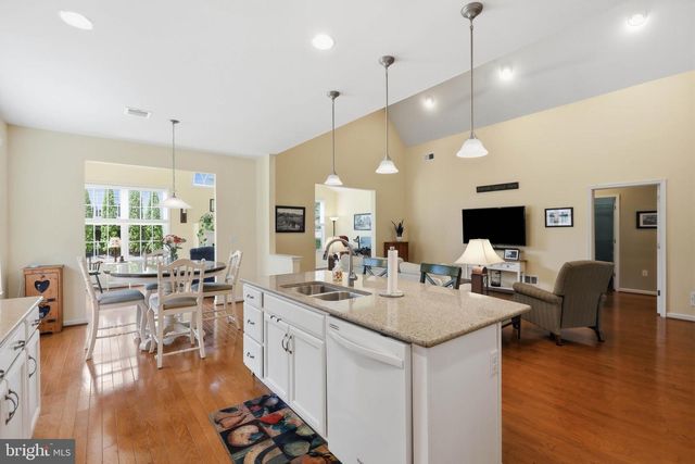 1063 PRESIDENTS DR, Lititz, PA 17543